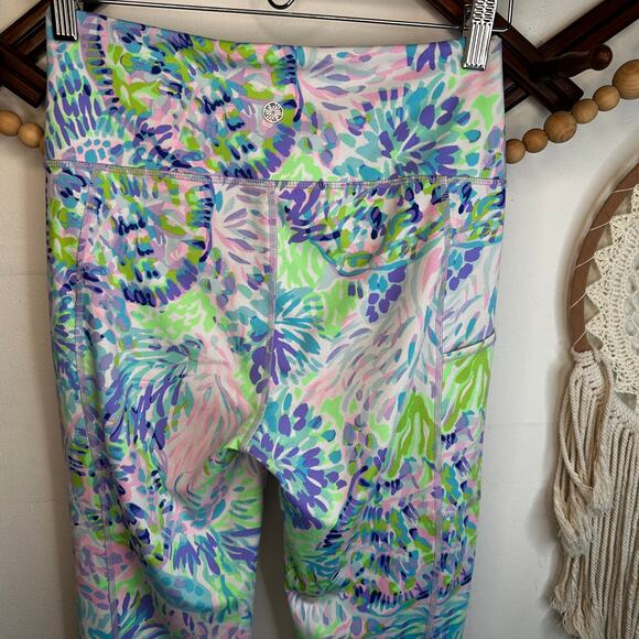 Lilly Pulitzer Luxletic Weekender Shell of a Party High Rise Crop Leggings - Picture 3 of 5